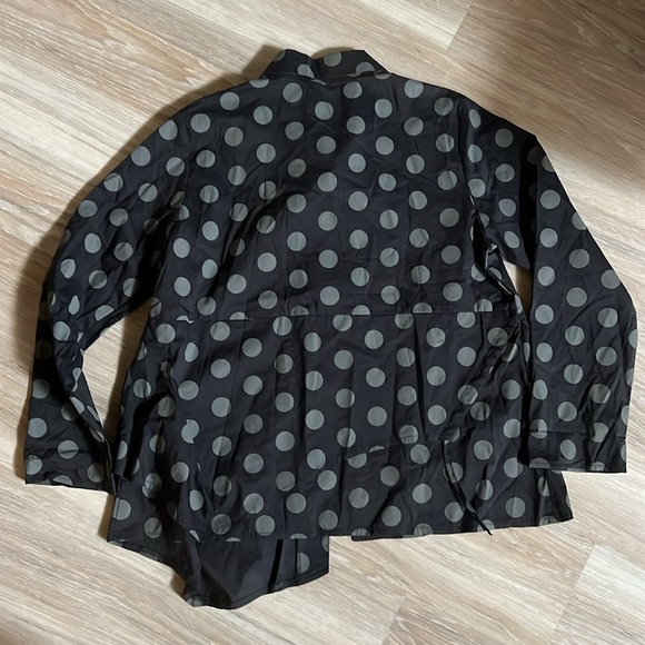 COMFY USA Black & Gray Polka Dot Button-Up Asymmetric-Hem Blouse Shirt Size M - Picture 6 of 6